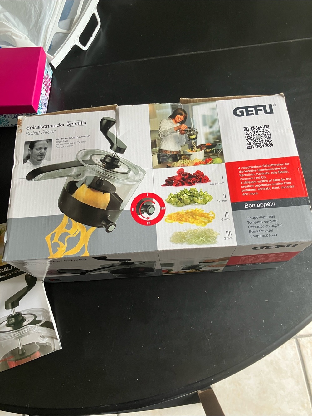GEFU Spiralfix Spiral Slicer - Black and Clear
